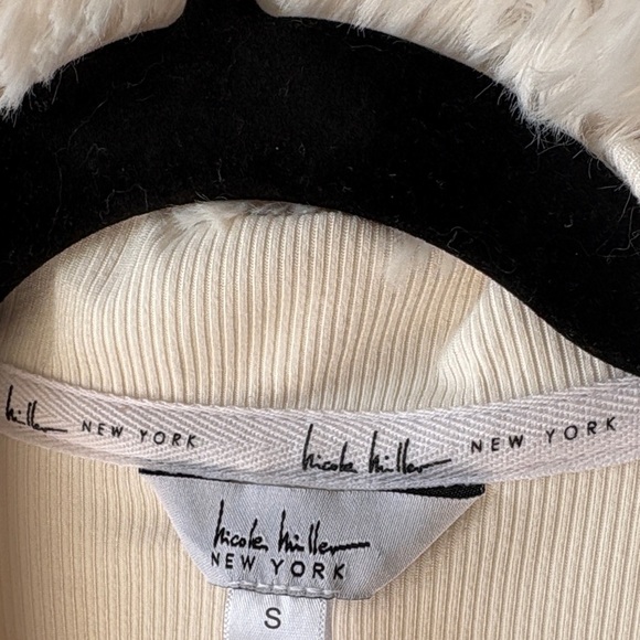 Nicole Miller Cream Ribbed Top - Picture 2 of 7